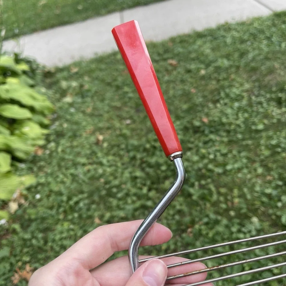 Vintage‎ Cherry Red Bakelite Angel Food Cake Comb Breaker Kitchen Utensil 1950s